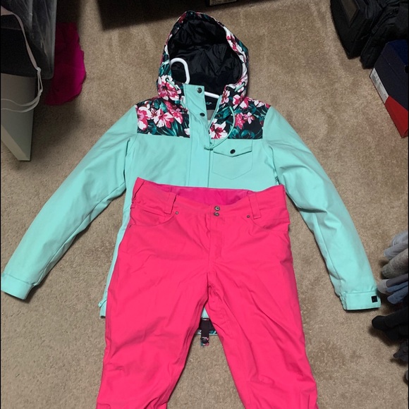 Snowpants - Picture 1 of 9